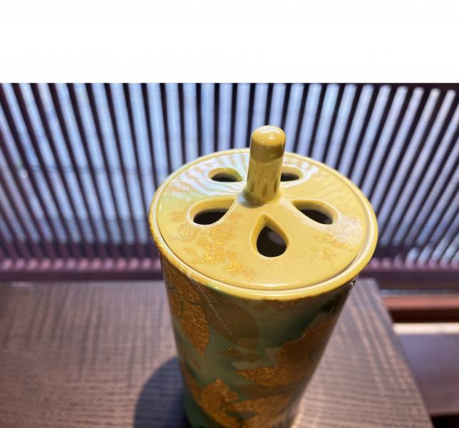 香炉　金箔 山茶花