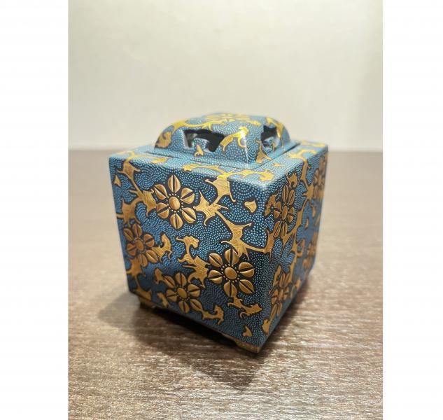 香炉　盛金鉄線唐草文青粒