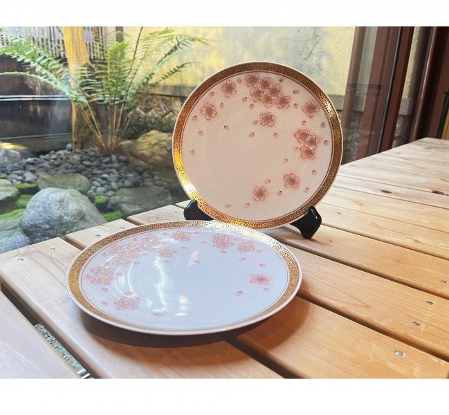丸皿　金襴手桜2枚組　