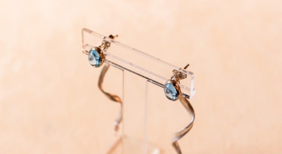 蜜蝋細工　ブルートパーズ　ピアス