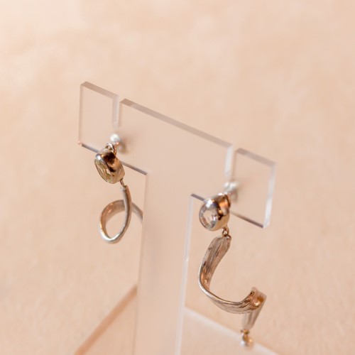 蜜蝋細工　ホワイトトパーズ　ピアス